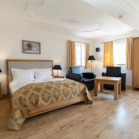 קובורג Hotel Hahnmuehle 1323 מראה חיצוני תמונה