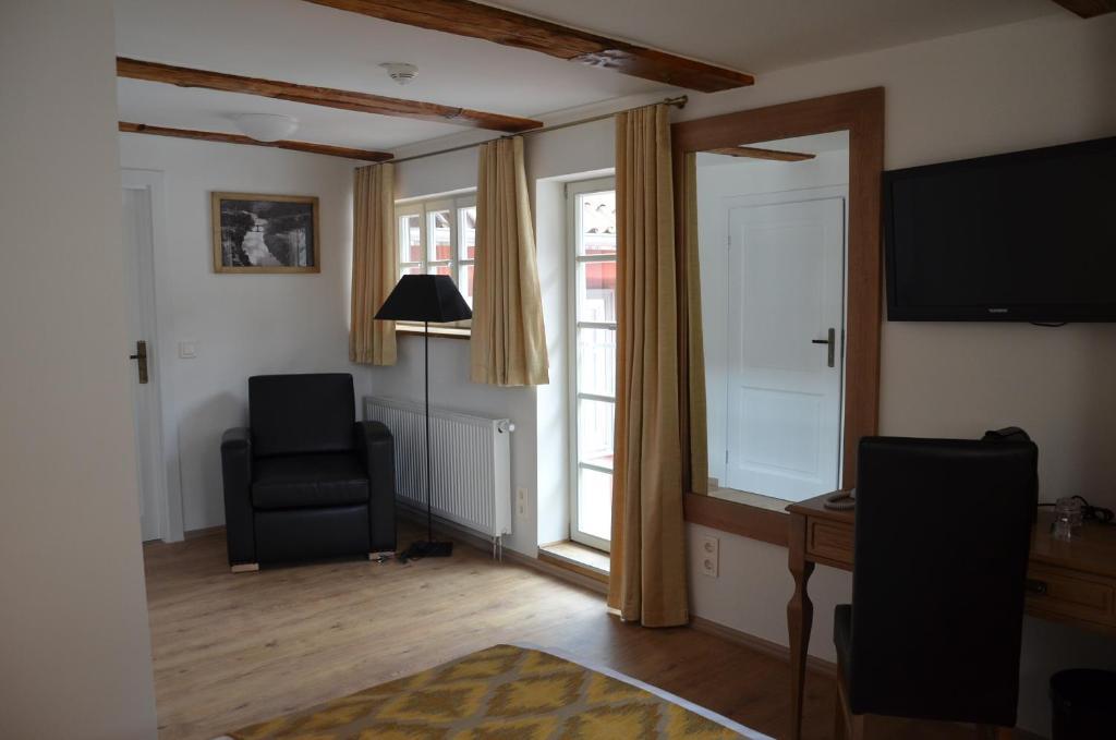 קובורג Hotel Hahnmuehle 1323 מראה חיצוני תמונה